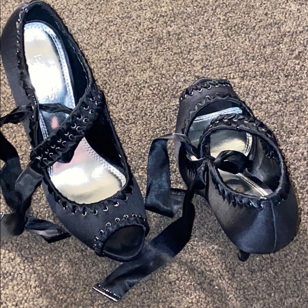 Geneva Bakers Heels